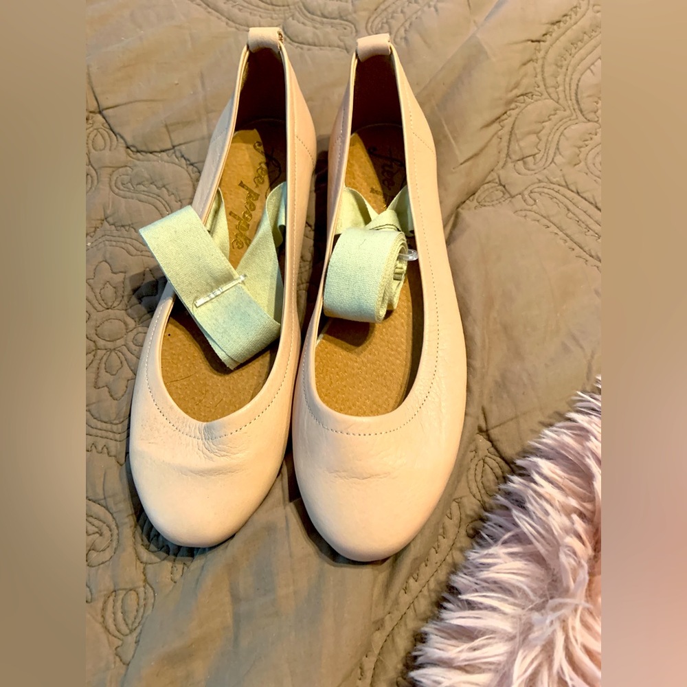 Free People ballet flats Size 38. NWOT.